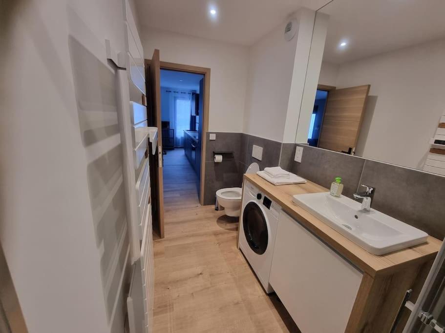 Superbe Appartement T2 Climatise, Idealement Situe Южин Екстер'єр фото